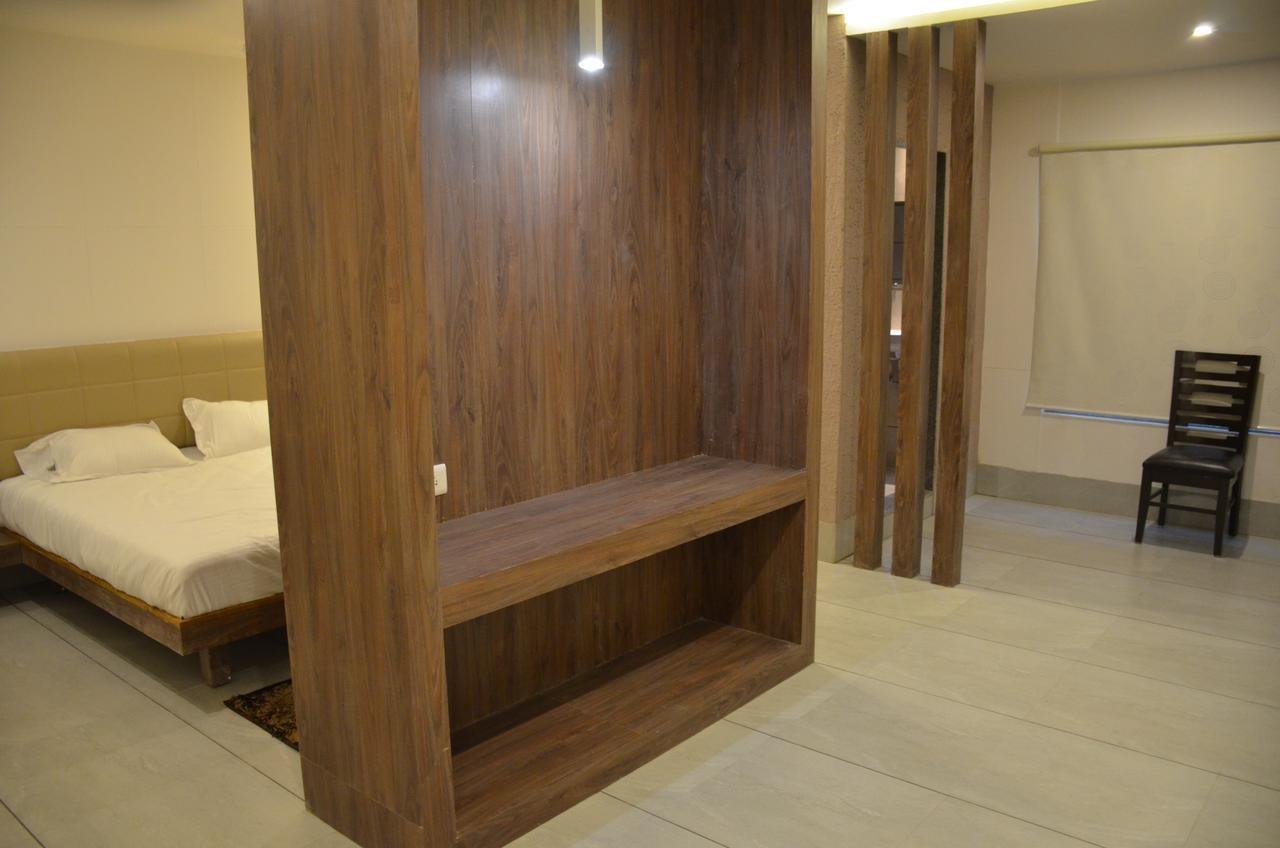 Готель Apple Residency Patan  Екстер'єр фото