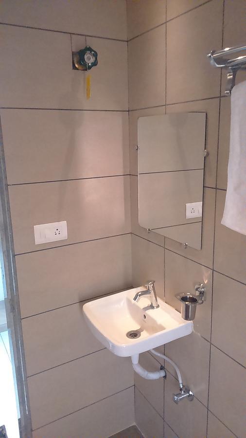 Готель Apple Residency Patan  Екстер'єр фото