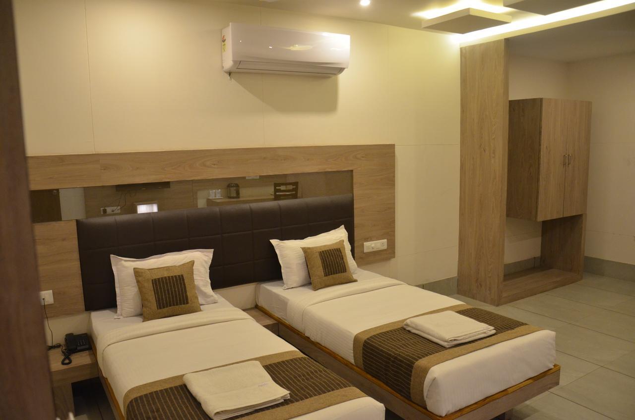 Готель Apple Residency Patan  Екстер'єр фото