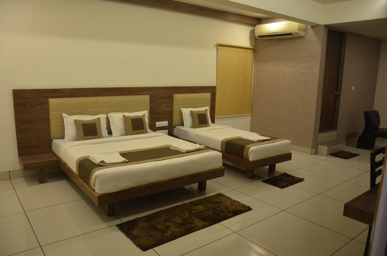 Готель Apple Residency Patan  Екстер'єр фото