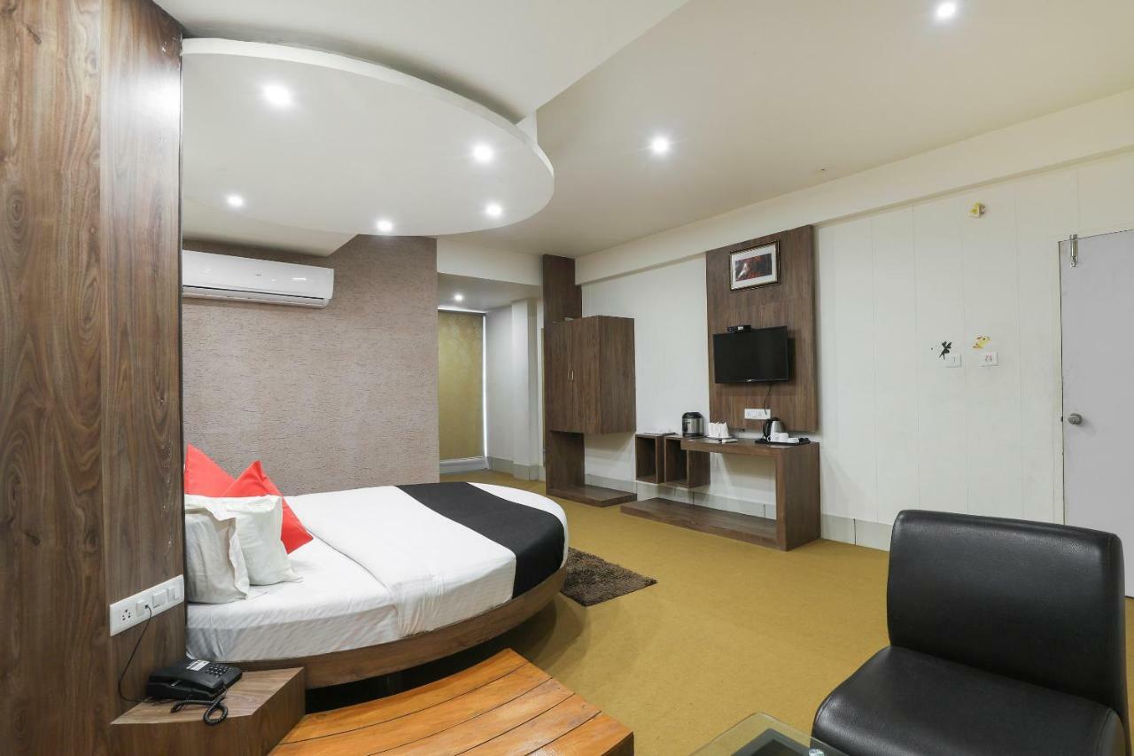 Готель Apple Residency Patan  Екстер'єр фото