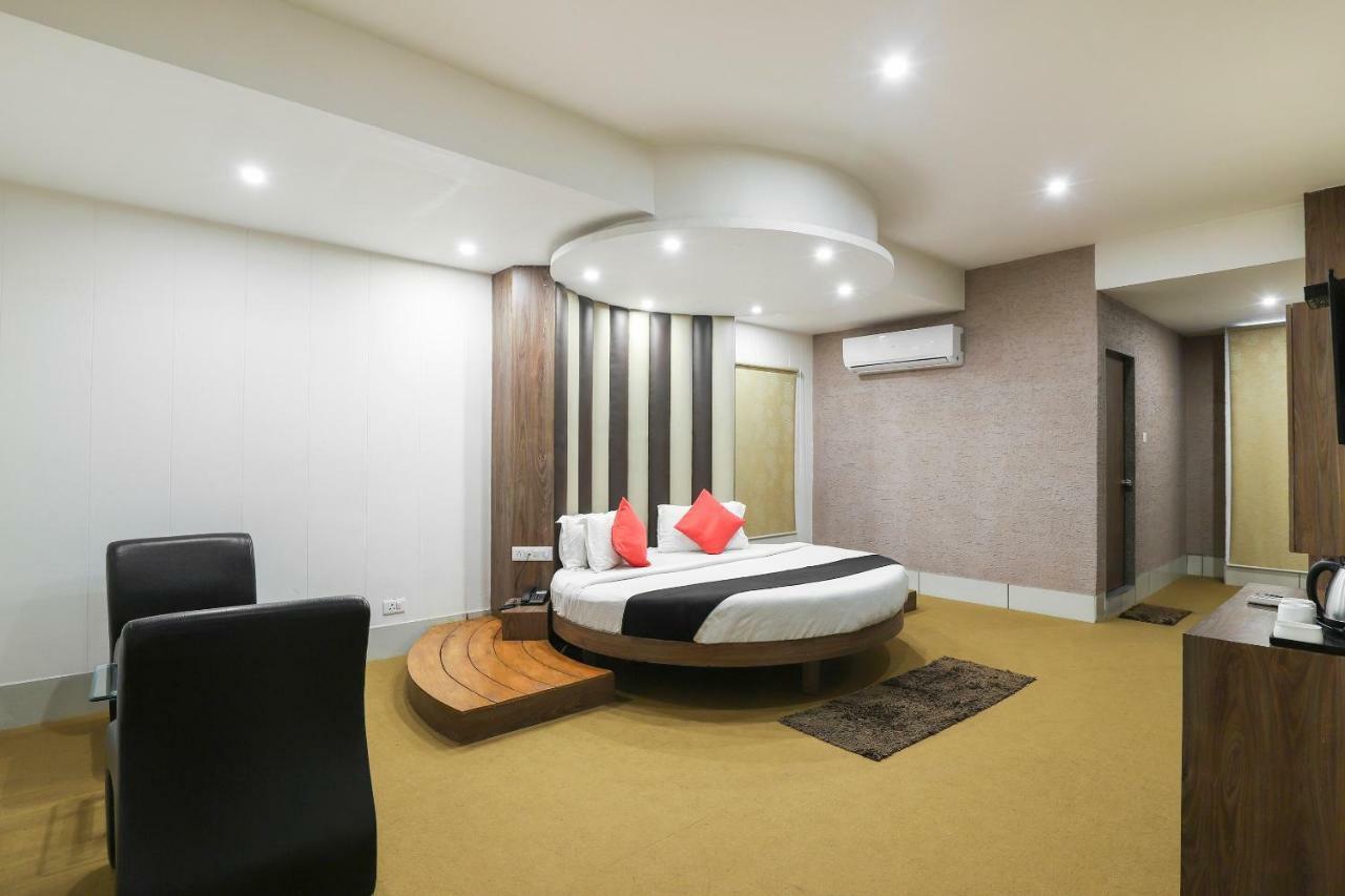 Готель Apple Residency Patan  Екстер'єр фото