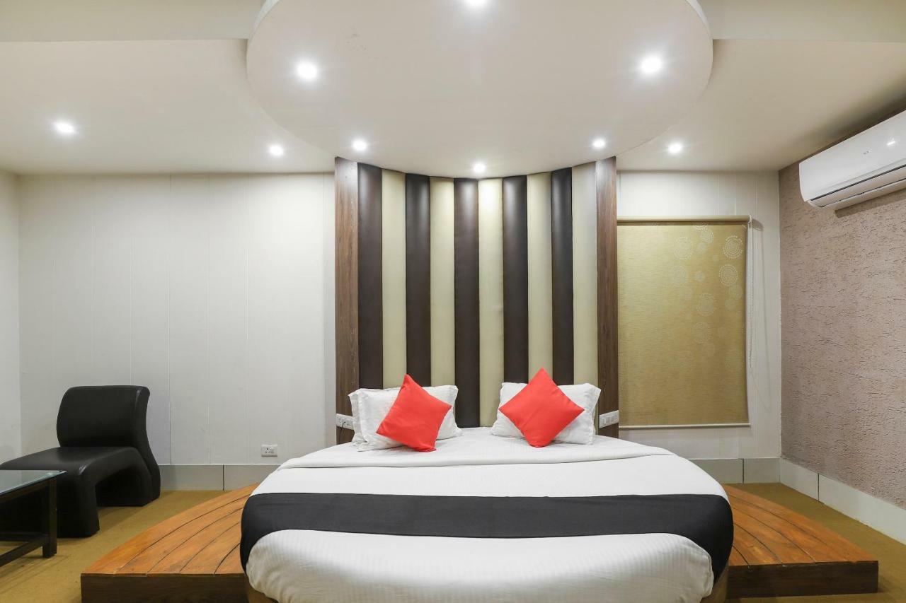 Готель Apple Residency Patan  Екстер'єр фото