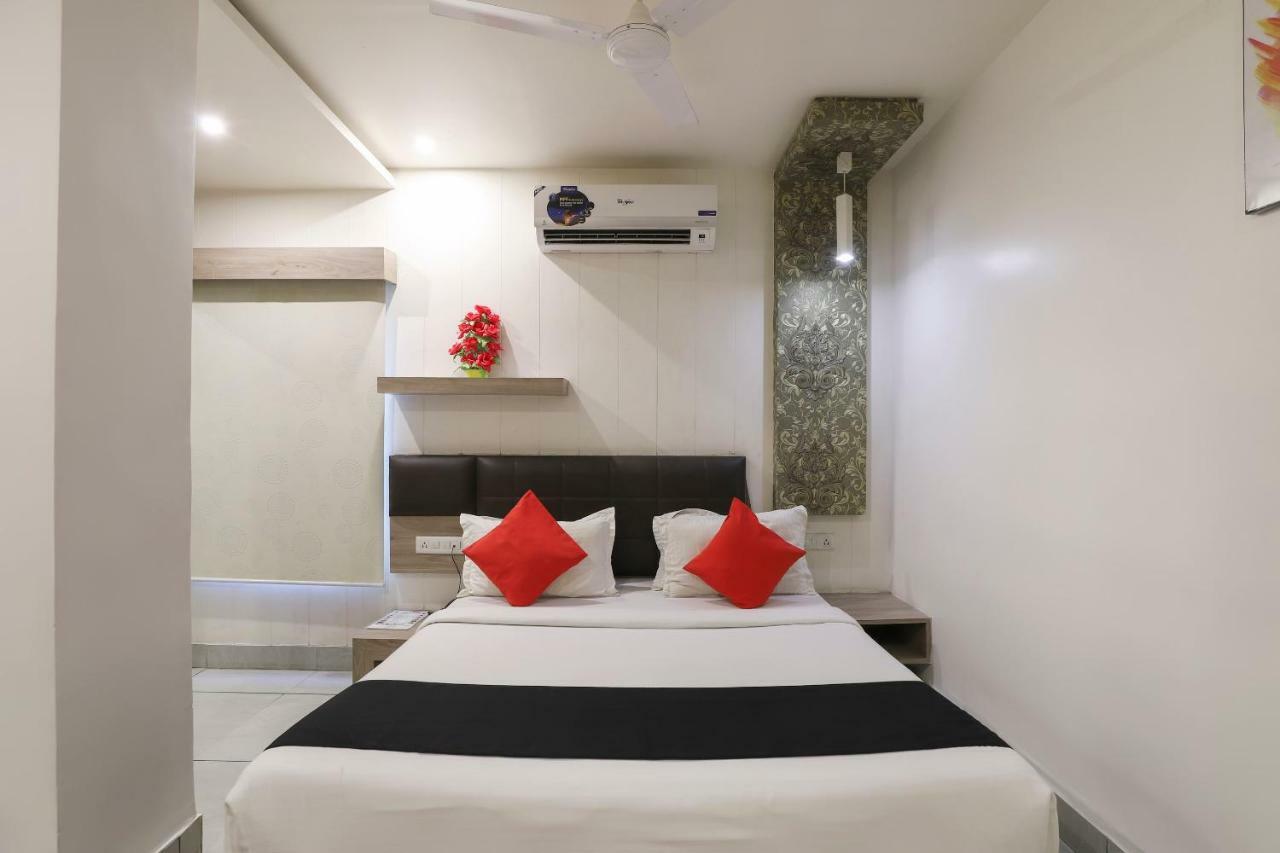 Готель Apple Residency Patan  Екстер'єр фото