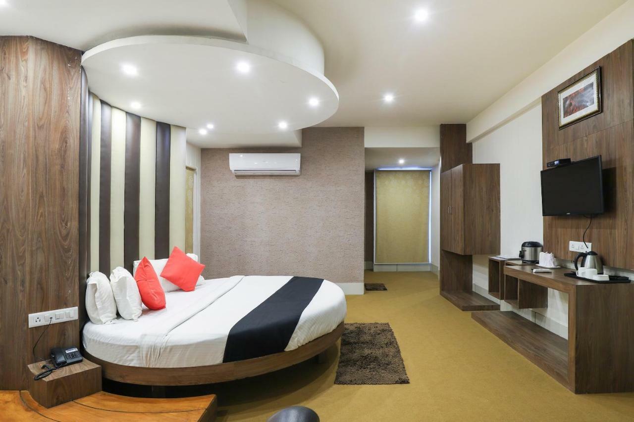 Готель Apple Residency Patan  Екстер'єр фото