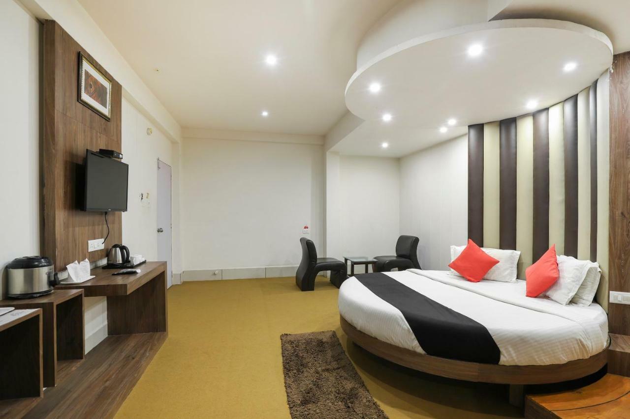 Готель Apple Residency Patan  Екстер'єр фото